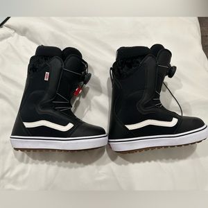 Vans snowboard boots